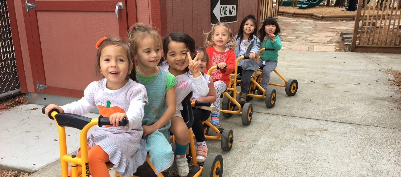 Learning Pathways preschoolers enjoying collaborative classroom play